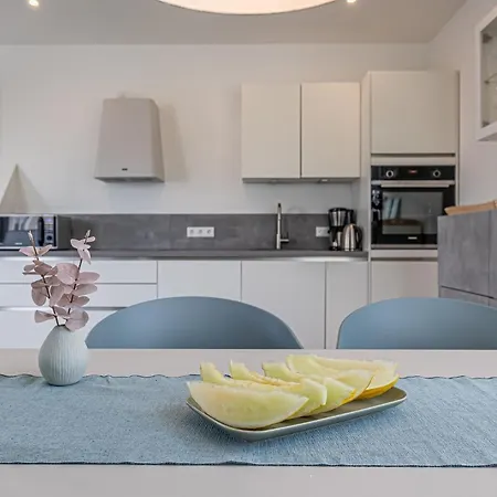 Glueckliche Aussicht Feriehus *